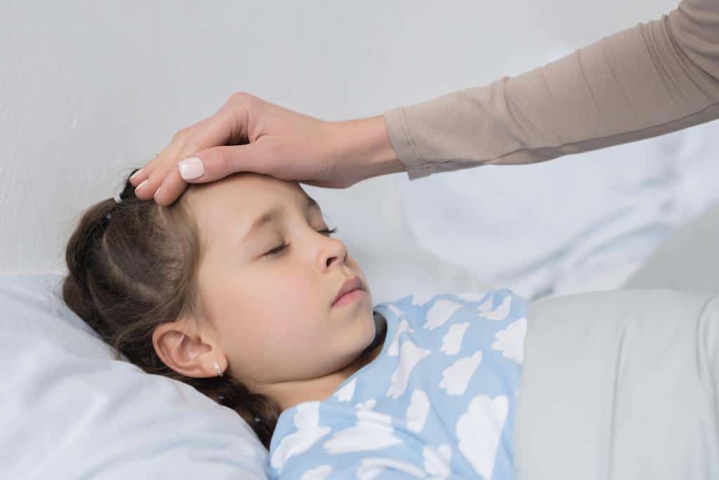 what to do when your child has a fever, remedies for fevers in infants, when to give medicine, tips, symptoms, when you should worry