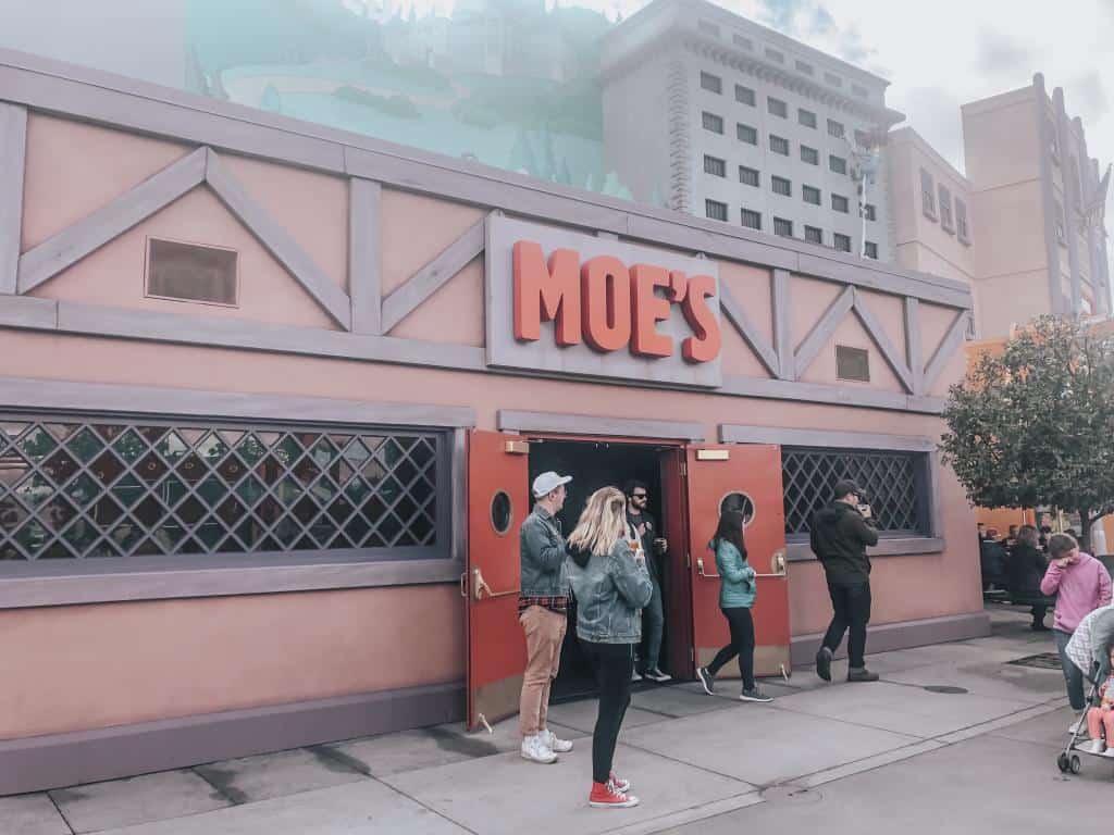 Universal Studios Hollywood, planning a day at Universal Studios, things to know before you go, tips and secrets, best rides, food, exrpress pass ticket, where to stay, California, complete guide