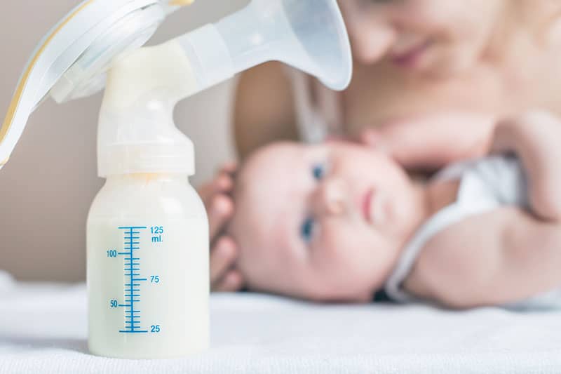 13 Breast Feeding Hacks That Change The Game - Swaddles n' Bottles